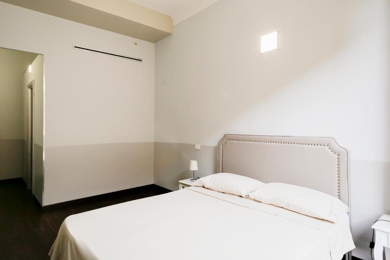Dm69 - Termini Monti Crossroads Hotel Рим Екстериор снимка