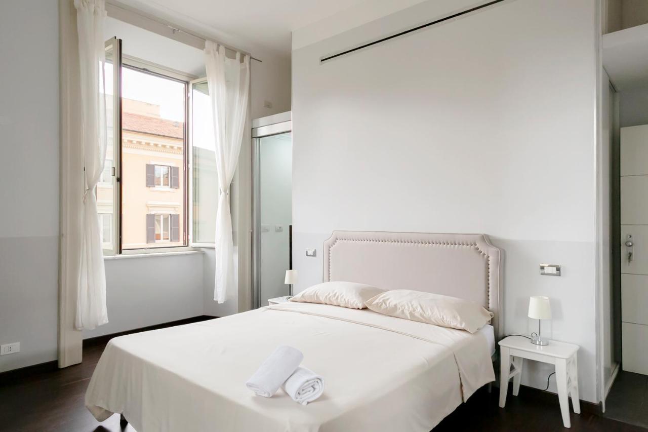 Dm69 - Termini Monti Crossroads Hotel Рим Екстериор снимка