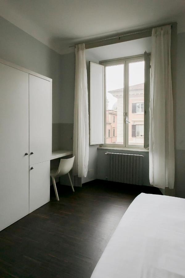 Dm69 - Termini Monti Crossroads Hotel Рим Екстериор снимка