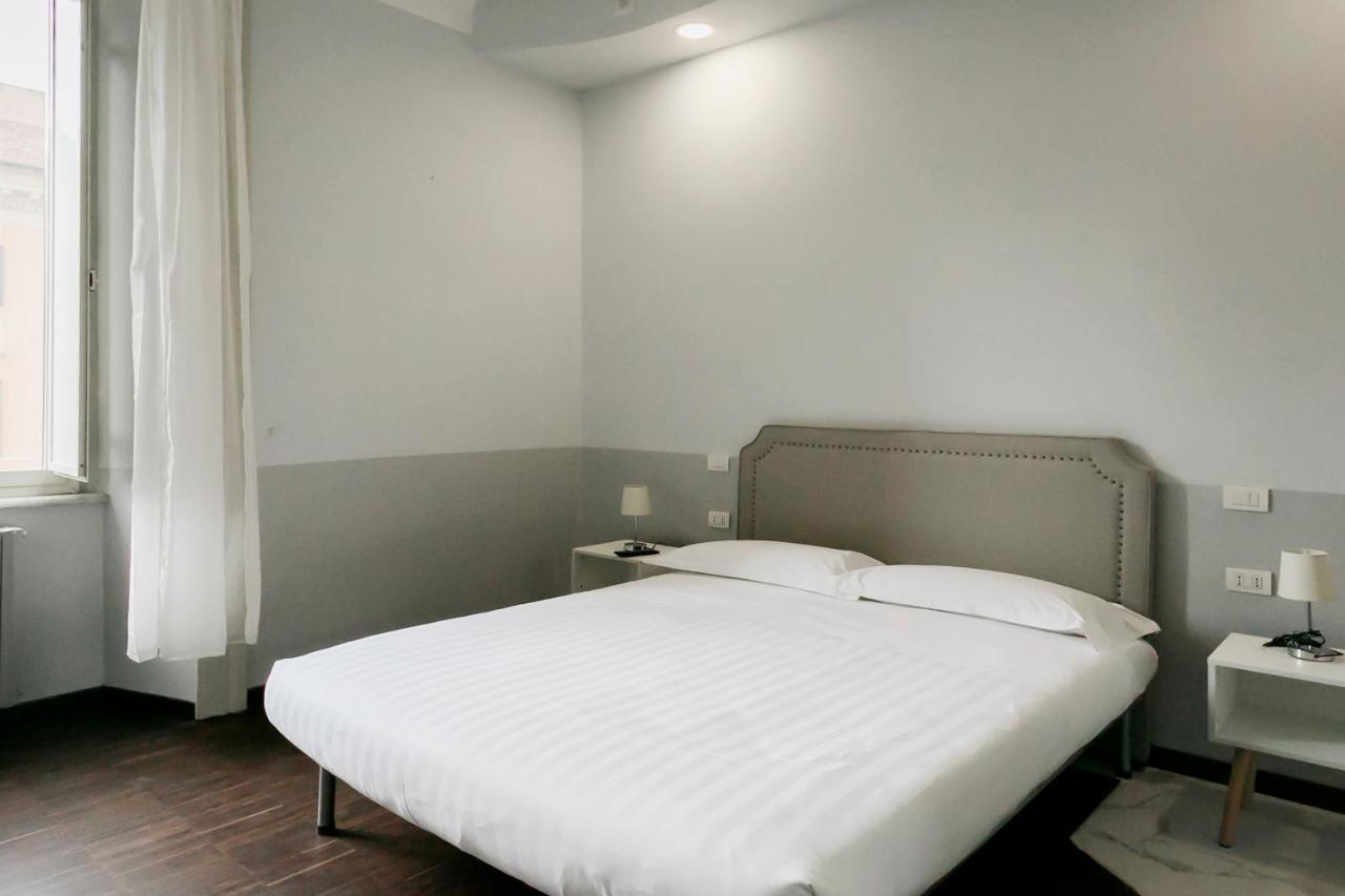 Dm69 - Termini Monti Crossroads Hotel Рим Екстериор снимка
