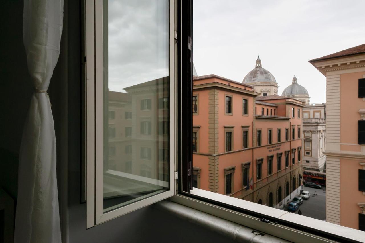 Dm69 - Termini Monti Crossroads Hotel Рим Екстериор снимка