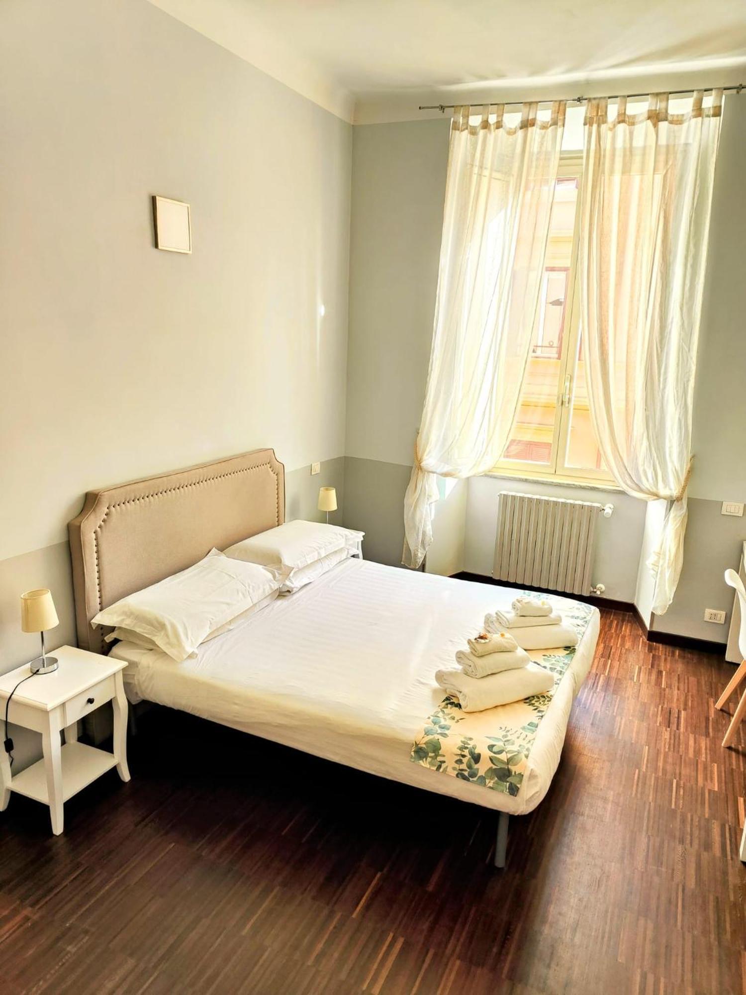 Dm69 - Termini Monti Crossroads Hotel Рим Екстериор снимка