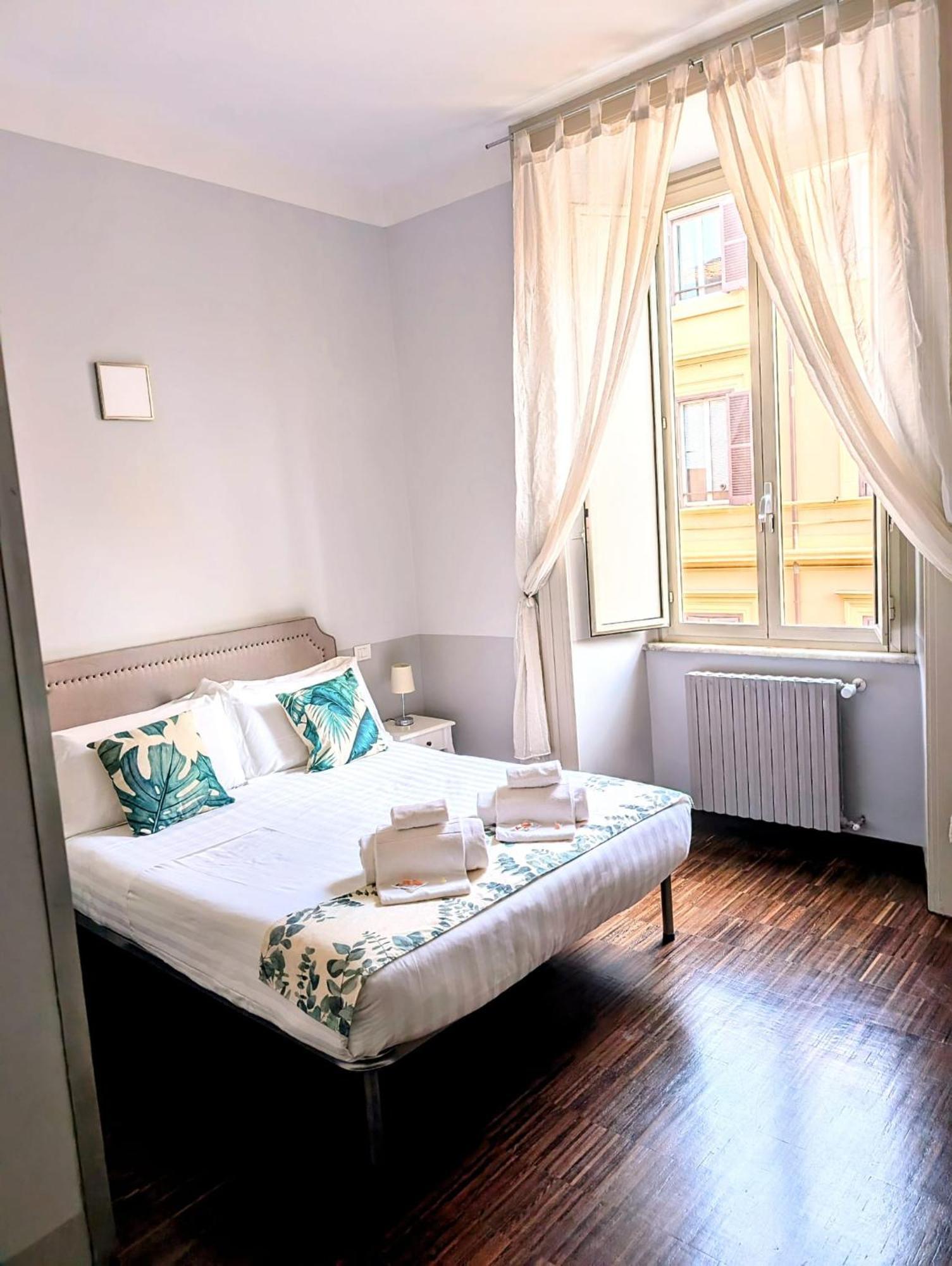 Dm69 - Termini Monti Crossroads Hotel Рим Екстериор снимка